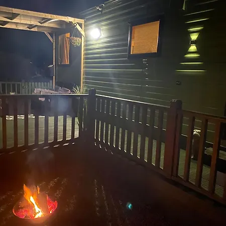 Inglenook Caravan * Lamplugh