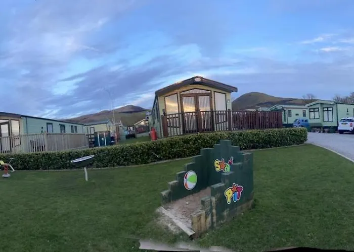 Inglenook Caravan * Lamplugh