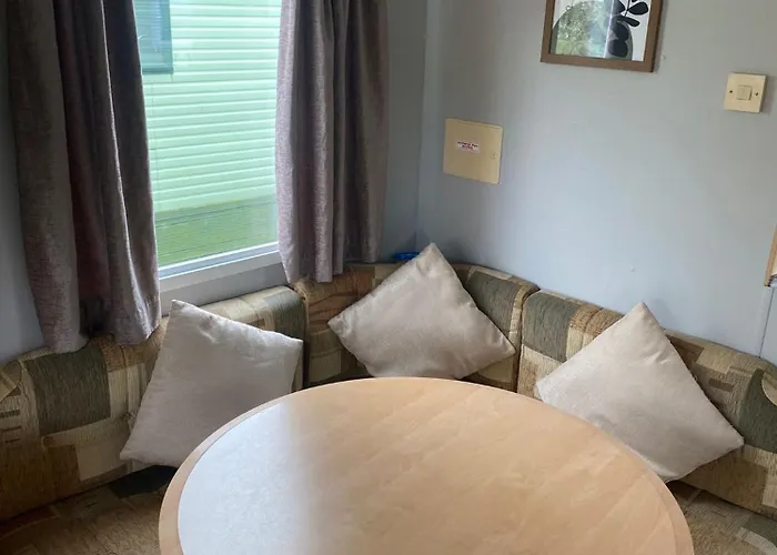 Inglenook Caravan * Lamplugh